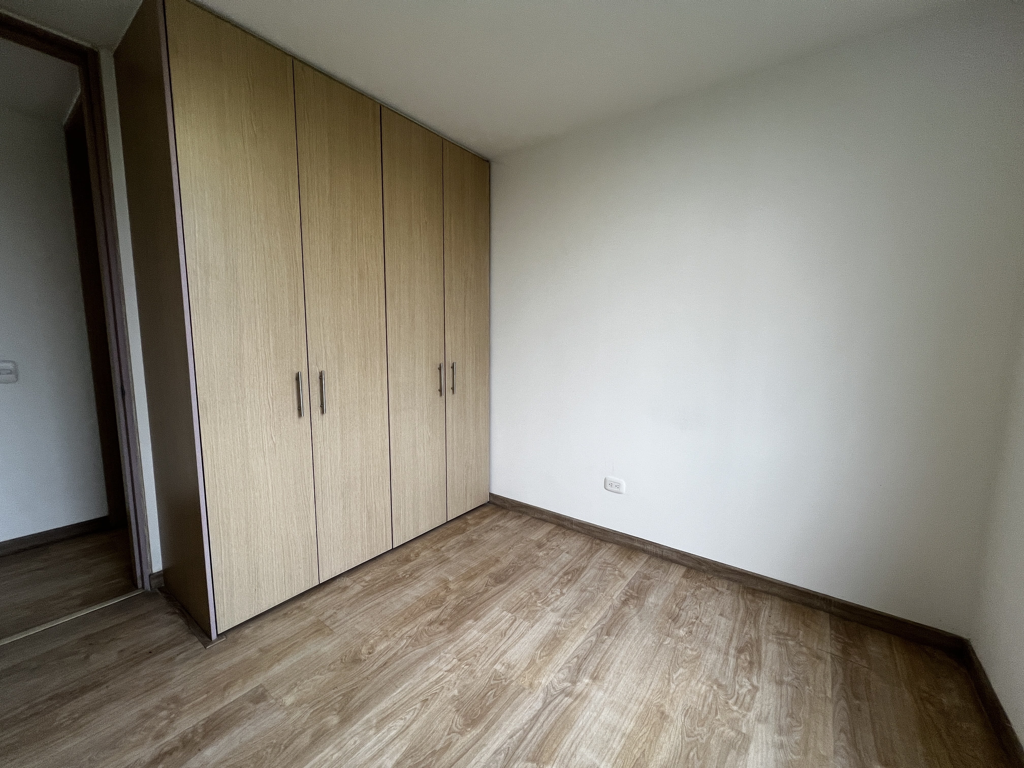 Imagen extraída de https://davivienda-bienes-cms.s3.us-east-1.amazonaws.com/HABITACION_2_23afbda1e4.JPG