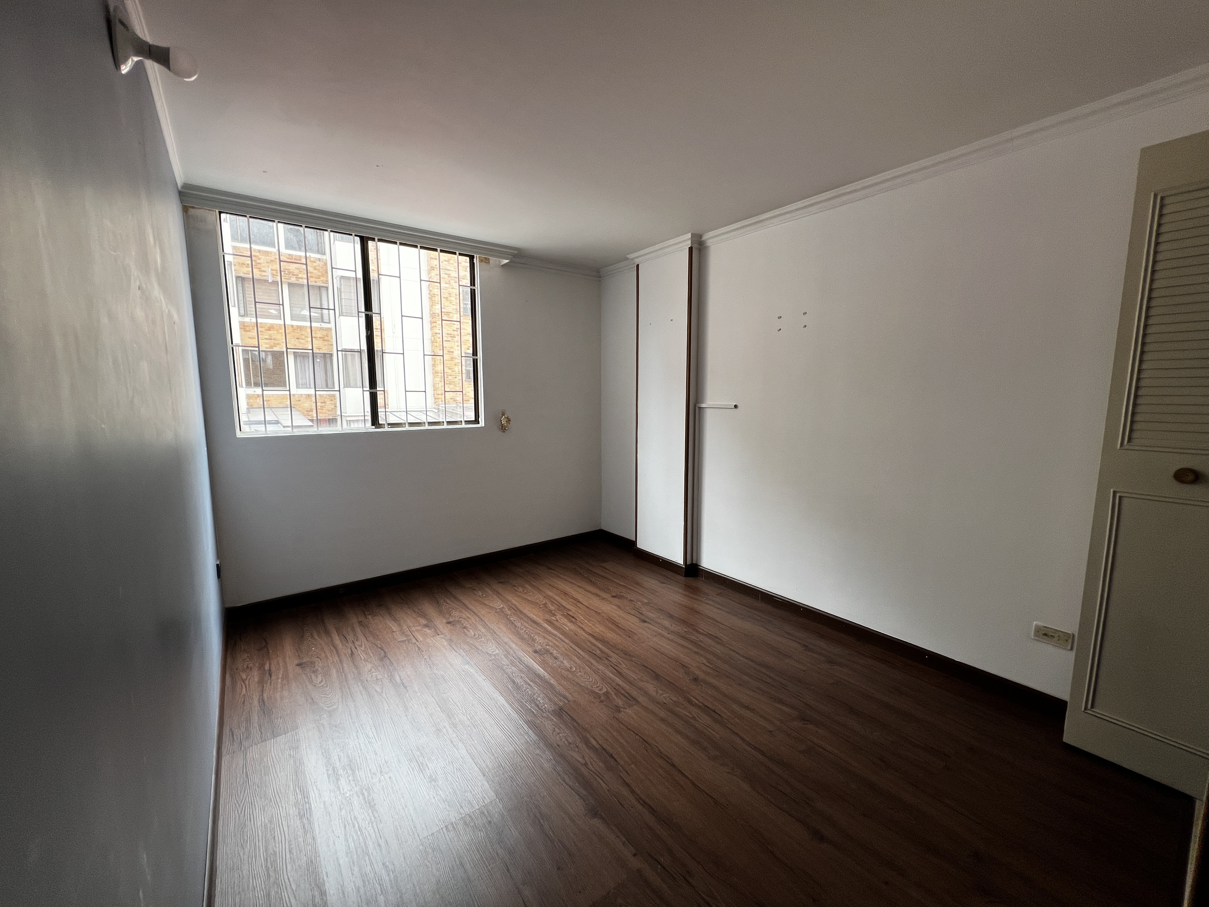 Imagen extraída de https://davivienda-bienes-cms.s3.us-east-1.amazonaws.com/HABITACION_PRINCIPAL_VISTA_2_e7a78667ef.JPG